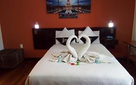 Isabela Hotel